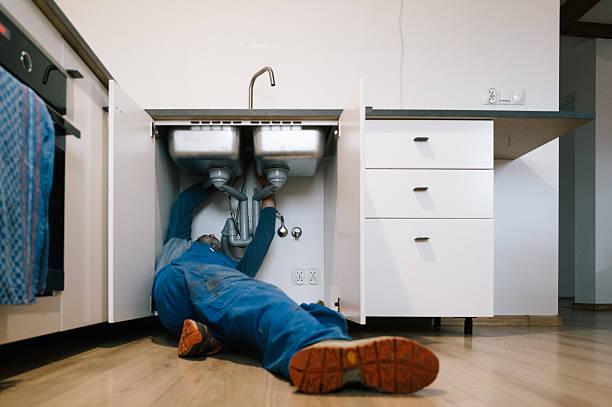 Professional Plumbing technician working in Hutchins, TX